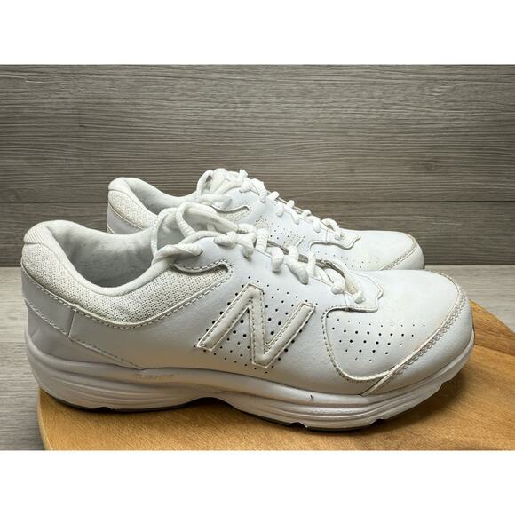 New Balance 411v2 White Athletic Running Walking Shoes Womens 8 2A (X-Narrow) - Picture 1 of 11